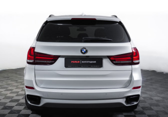 Подержанный автомобиль BMW X5 2015 года (6 фото)