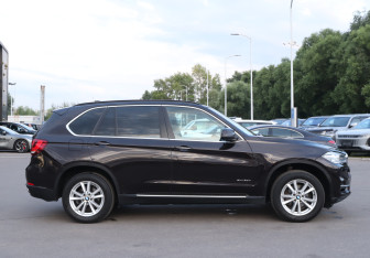 Подержанный автомобиль BMW X5 2014 года (4 фото)
