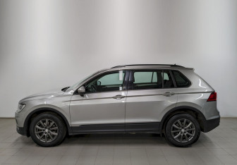 Подержанный автомобиль Volkswagen Tiguan 2019 года (8 фото)