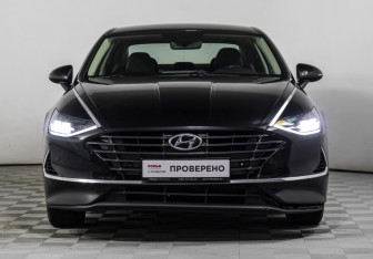 Подержанный автомобиль Hyundai Sonata 2020 года (2 фото)