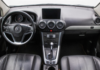 Подержанный автомобиль Opel Antara 2014 года (13 фото)