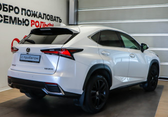 Подержанный автомобиль Lexus NX 2017 года (4 фото)