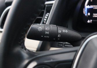 Подержанный автомобиль Toyota Camry Sedan 2022 года (24 фото)