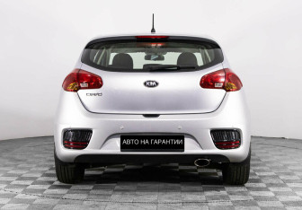 Подержанный автомобиль Kia Ceed Hatchback 2015 года (4 фото)