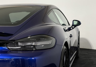 Подержанный автомобиль Porsche Cayman 2021 года (32 фото)