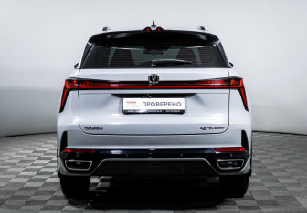 Подержанный автомобиль Changan CS75PLUS 2024 года (6 фото)