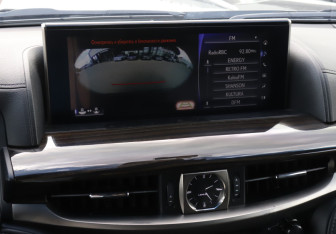Подержанный автомобиль Lexus LX 2019 года (20 фото)