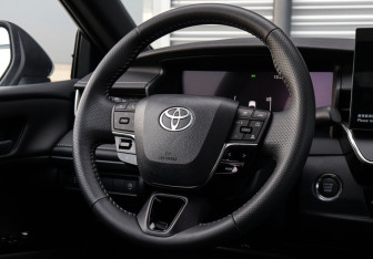 Новый Toyota Camry Sedan 2025 (16 фото)