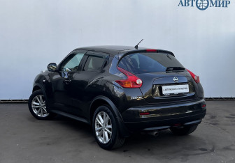 Подержанный автомобиль Nissan Juke 2011 года (7 фото)