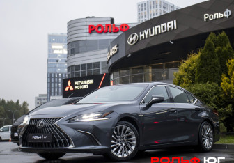 Подержанный автомобиль Lexus ES 2021 года (1 фото)