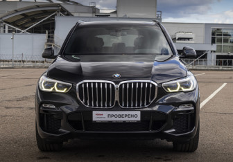 Подержанный автомобиль BMW X5 2019 года (2 фото)