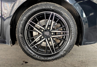 Подержанный автомобиль Kia Ceed Hatchback 2016 года (16 фото)