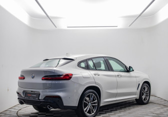 Подержанный автомобиль BMW X4 2019 года (5 фото)