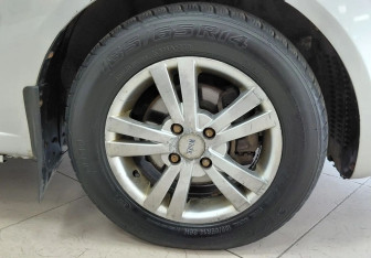 Подержанный автомобиль Kia Rio Sedan 2006 года (9 фото)