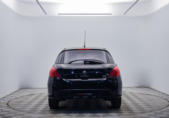 Подержанный автомобиль Peugeot 308 Hatchback 2011 года (6 фото)