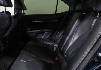 Подержанный автомобиль Toyota Camry Sedan 2018 года (13 фото)