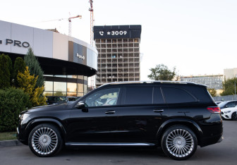 Подержанный автомобиль Mercedes-Benz Maybach GLS 2021 года (6 фото)