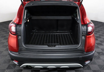 Подержанный автомобиль Renault Kaptur 2020 года (19 фото)