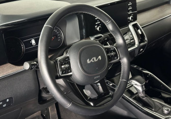 Подержанный автомобиль Kia Sorento 2023 года (12 фото)