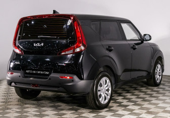 Подержанный автомобиль Kia Soul 2022 года (5 фото)