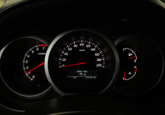 Подержанный автомобиль Suzuki Grand Vitara 2008 года (11 фото)