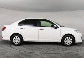 Подержанный автомобиль Toyota Corolla Sedan 2015 года (4 фото)