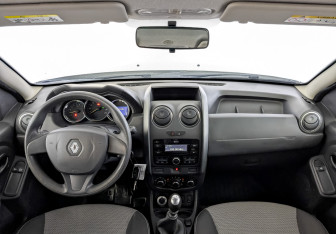 Подержанный автомобиль Renault Duster 2018 года (14 фото)