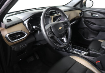 Подержанный автомобиль Chevrolet TrailBlazer 2021 года (9 фото)