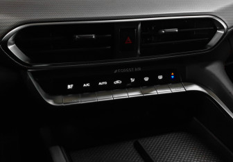 Подержанный автомобиль Changan UNI-T 2023 года (17 фото)