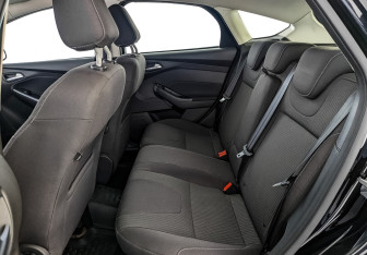 Подержанный автомобиль Ford Focus Hatchback 2014 года (22 фото)