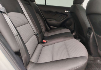 Подержанный автомобиль Kia Cerato Sedan 2014 года (11 фото)