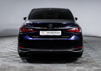 Подержанный автомобиль Lexus ES 2020 года (6 фото)