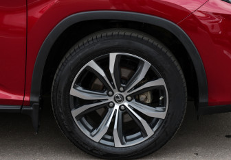 Подержанный автомобиль Lexus RX 2022 года (26 фото)