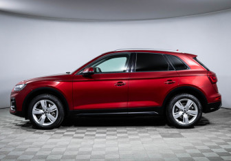 Подержанный автомобиль Audi Q5 2021 года (8 фото)