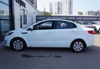 Подержанный автомобиль Kia Rio Sedan 2013 года (8 фото)