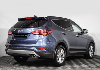 Подержанный автомобиль Hyundai Santa Fe 2017 года (3 фото)