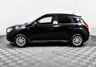 Подержанный автомобиль Mitsubishi ASX 2012 года (3 фото)