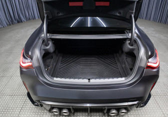 Подержанный автомобиль BMW M4 Coupe 2021 года (10 фото)