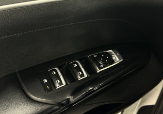 Подержанный автомобиль Kia K5 2021 года (14 фото)