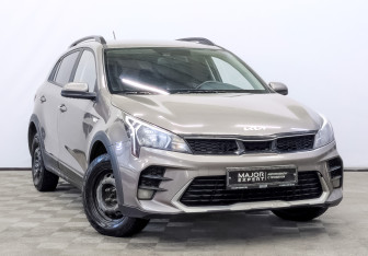 Подержанный автомобиль Kia Rio Hatchback 2021 года (3 фото)