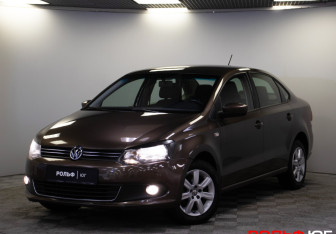 Подержанный автомобиль Volkswagen Polo Sedan 2014 года (25 фото)