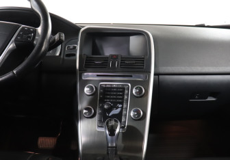 Подержанный автомобиль Volvo XC60 2014 года (14 фото)