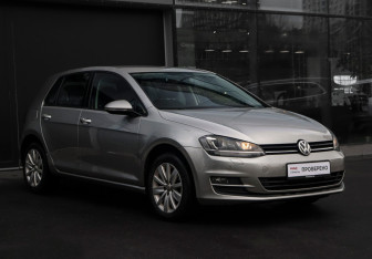 Подержанный автомобиль Volkswagen Golf Hatchback 2013 года (3 фото)