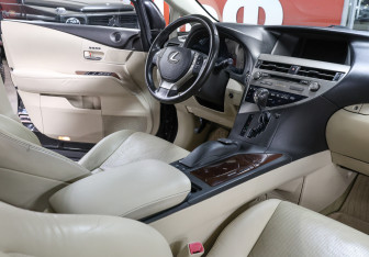 Подержанный автомобиль Lexus RX 2012 года (11 фото)