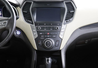 Подержанный автомобиль Hyundai Santa Fe 2016 года (8 фото)