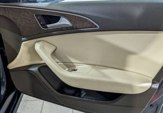 Подержанный автомобиль Audi A6 Sedan 2015 года (25 фото)
