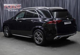 Подержанный автомобиль Mercedes-Benz GLE 2020 года (7 фото)