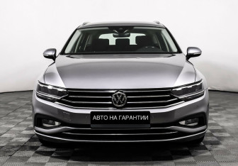 Подержанный автомобиль Volkswagen Passat Wagon 2019 года (2 фото)