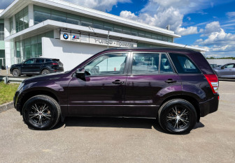 Подержанный автомобиль Suzuki Grand Vitara 2008 года (8 фото)
