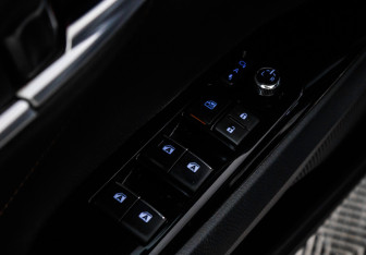 Подержанный автомобиль Toyota Camry Sedan 2020 года (17 фото)